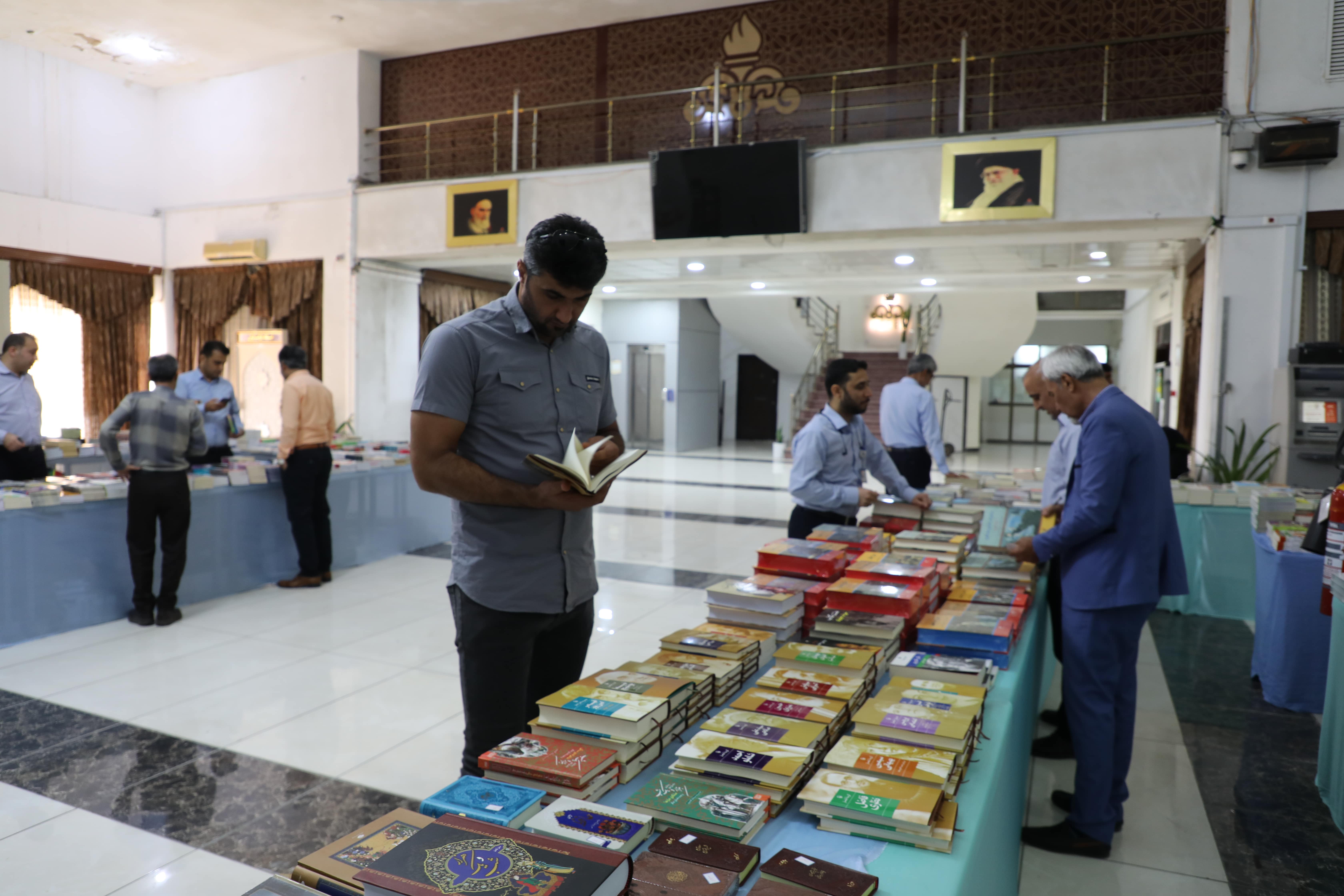 نمایشگاه کتاب 10