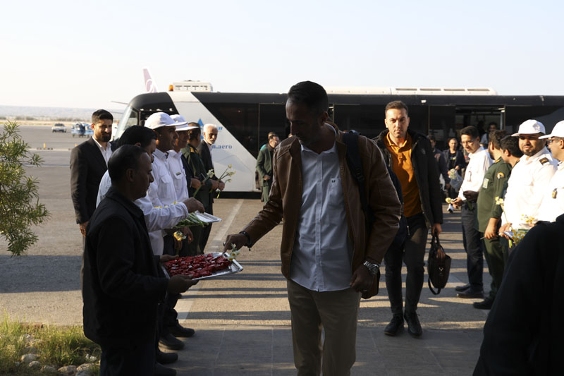 ورود نمادین امام 8