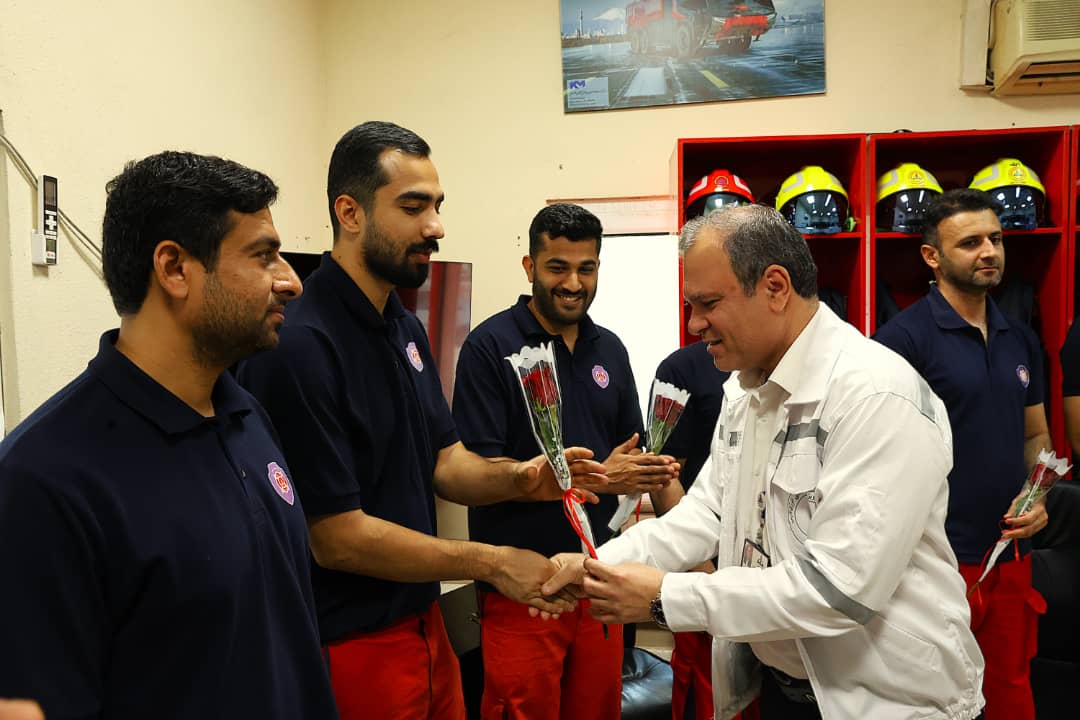 تجلیل از آتش نشانان