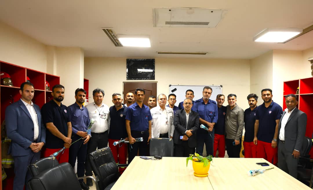 تجلیل از آتش نشانان